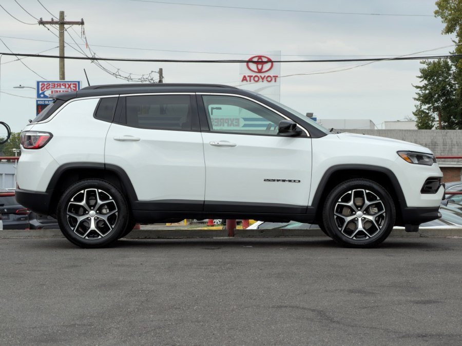 Used 2025 Jeep Compass Limited AWD/4WD image 4
