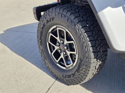 New 2025 Jeep Gladiator Rubicon image 7