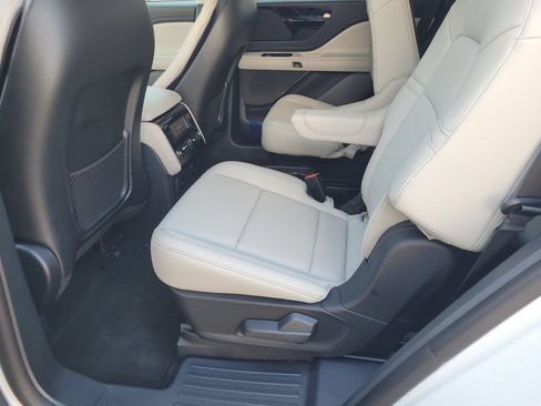 Used 2026 Lincoln Aviator AWD image 7