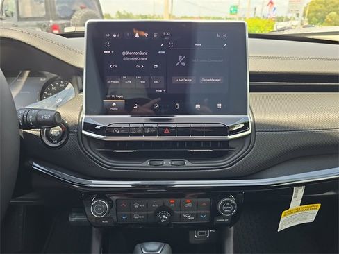 New 2025 Jeep Compass Latitude w/ Sun & Sound Group image 18