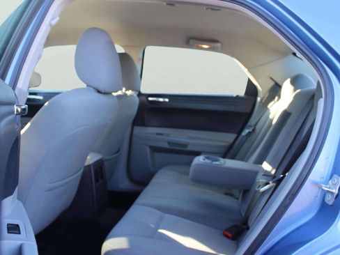 Used 2007 Chrysler 300 image 7