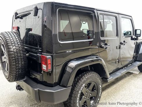 Used 2015 Jeep Wrangler Unlimited Sahara image 8