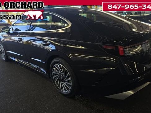 Used 2025 Hyundai Sonata Limited FWD image 3