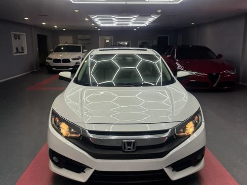Used 2017 Honda Civic EX-T image 2