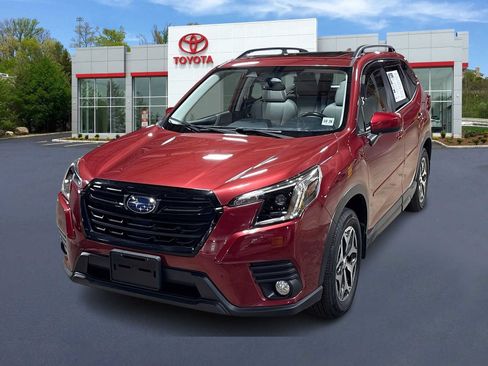 Used 2023 Subaru Forester Premium AWD/4WD image 1