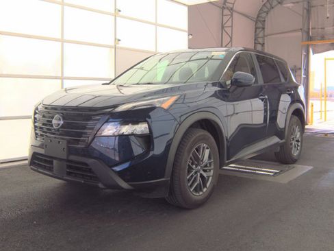 Used 2026 Nissan Rogue SV AWD/4WD image 1