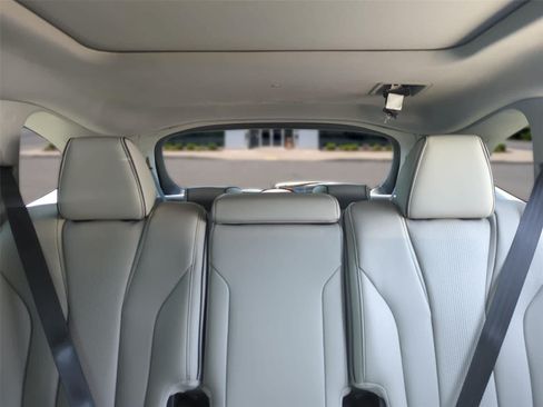 Used 2023 Acura MDX SH-AWD w/ Advance Package image 25