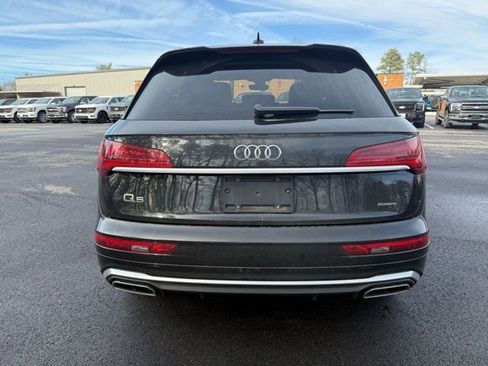 Used 2022 Audi Q5 2.0T Premium w/ Convenience Package image 4