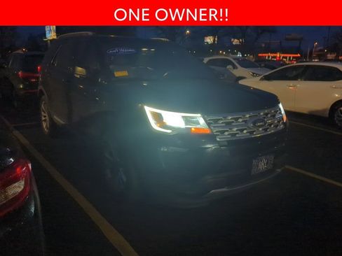 Used 2019 Ford Explorer XLT w/ Equipment Group 202A image 3