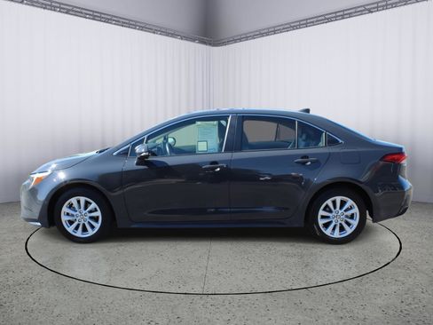 Used 2023 Toyota Corolla XLE image 5