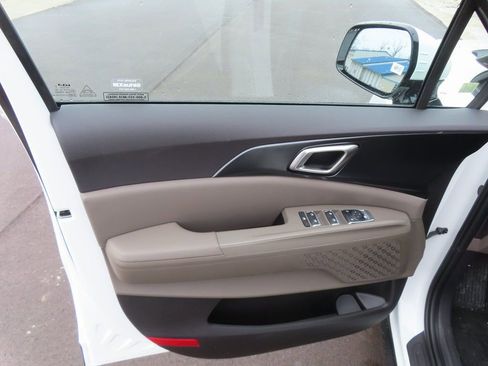 New 2026 Kia Carnival LXS image 24