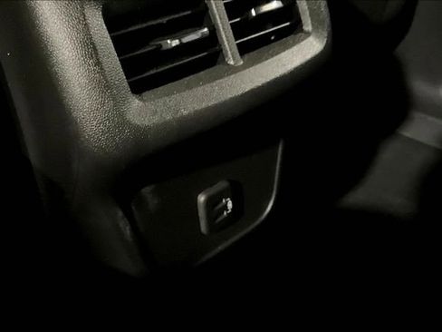 Used 2023 Chevrolet Equinox LT image 26