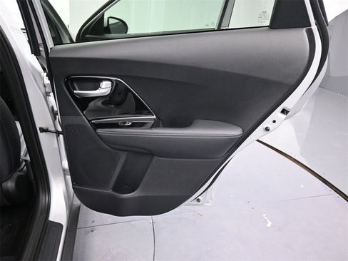 Used 2020 Kia Niro EX Premium image 19