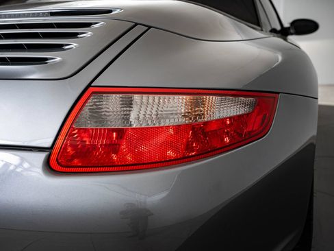 Used 2006 Porsche 911 Carrera RWD image 13