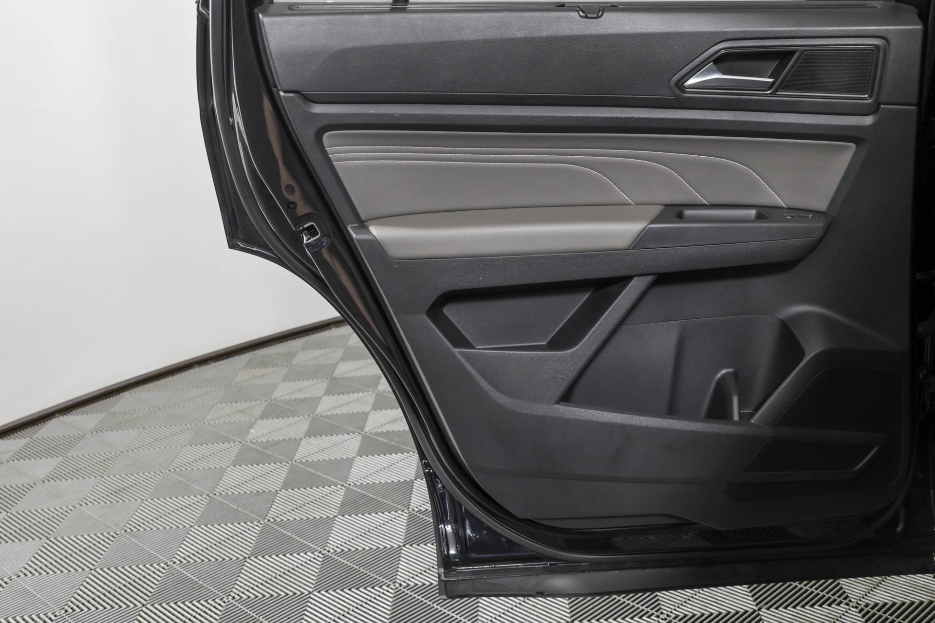Certified 2023 Volkswagen Atlas SEL AWD/4WD image 41