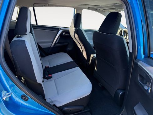 Used 2017 Toyota RAV4 XLE image 18