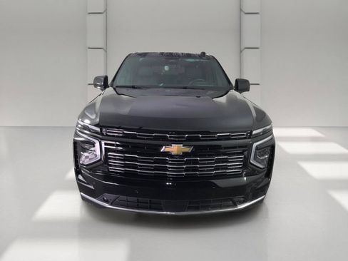 Used 2025 Chevrolet Tahoe High Country RWD image 3