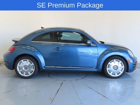 Used 2019 Volkswagen Beetle 2.0T SE image 2