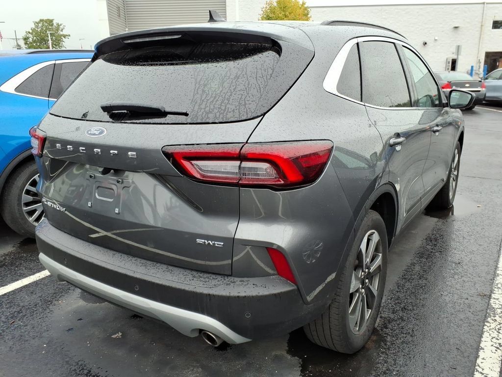 Used 2025 Ford Escape Platinum AWD/4WD image 4