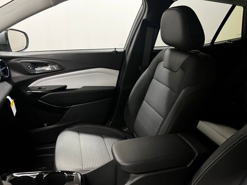 New 2026 Chevrolet Trax LT w/ Driver Confidence Package FWD image 22