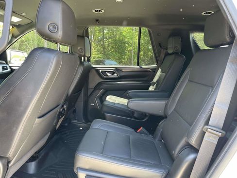 Used 2022 Chevrolet Tahoe Z71 w/ Off-Road Capability Package image 3