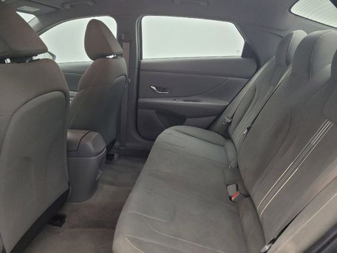 Used 2024 Hyundai Elantra SEL FWD image 18