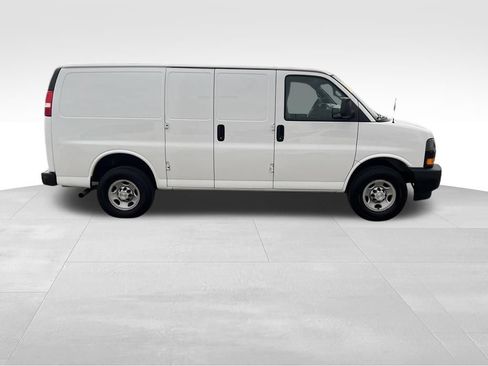 Used 2022 Chevrolet Express 2500 w/ Driver Convenience Package RWD image 7