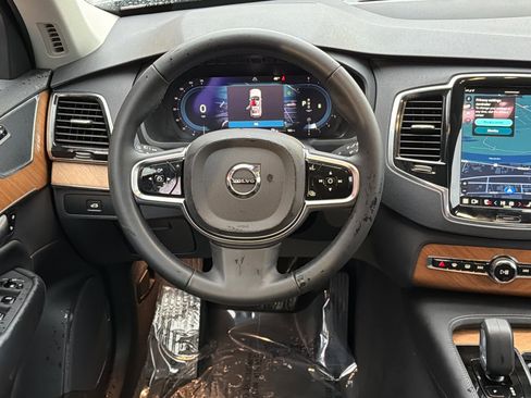 Used 2024 Volvo XC90 B6 Plus AWD/4WD image 12