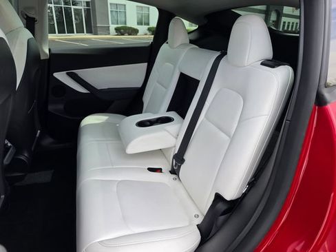 Used 2022 Tesla Model Y Performance AWD/4WD image 39
