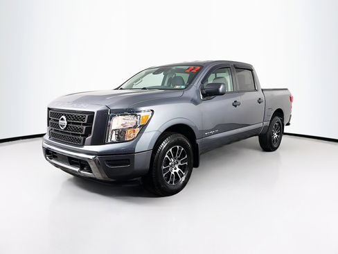 Used 2022 Nissan Titan SV w/ Accessory Utility Package image 4
