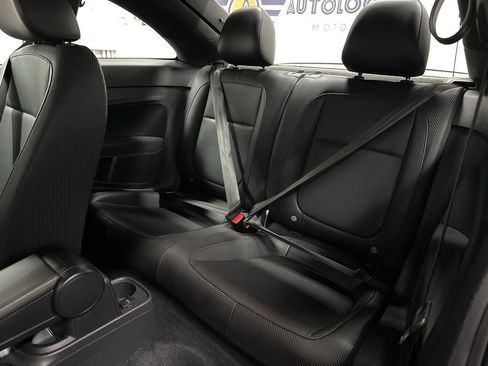 Used 2018 Volkswagen Beetle 2.0T FWD image 22
