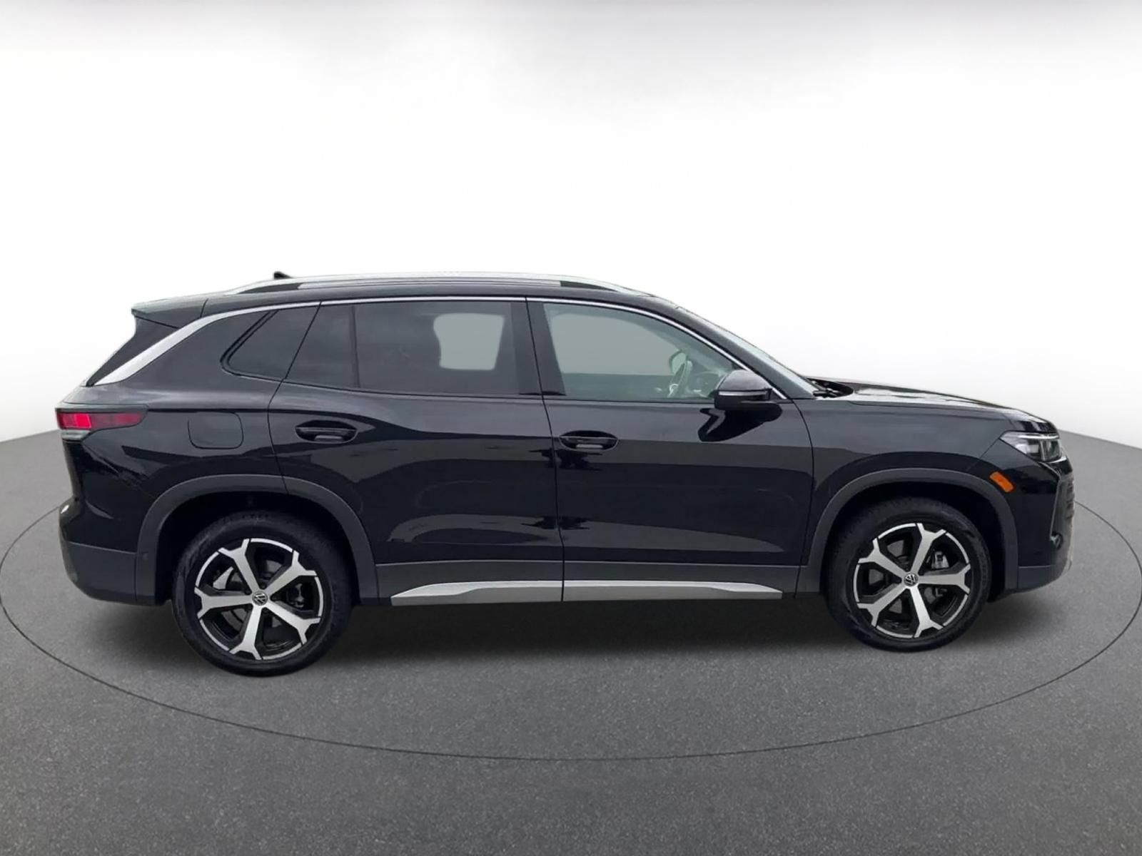 Used 2026 Volkswagen Tiguan SE AWD/4WD image 15