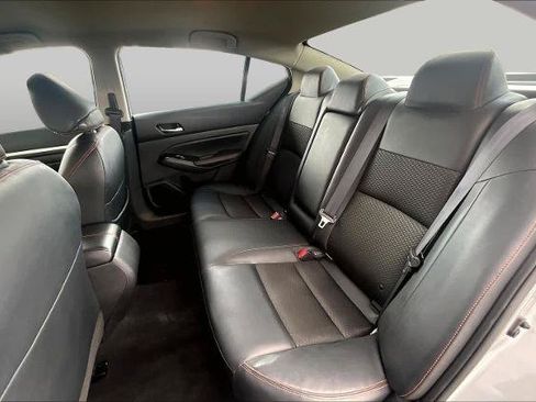 Certified 2023 Nissan Altima 2.5 SR FWD image 19