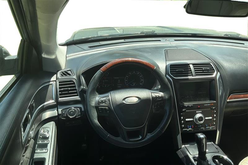 Used 2019 Ford Explorer Platinum AWD/4WD image 14