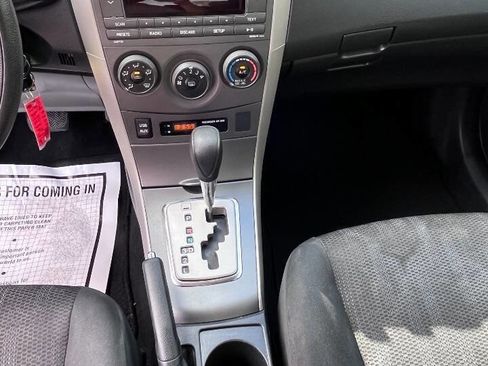 Used 2011 Toyota Corolla S image 26