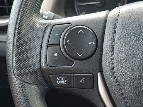 Used 2018 Toyota RAV4 LE w/ All Weather Liner Package AWD/4WD image 22