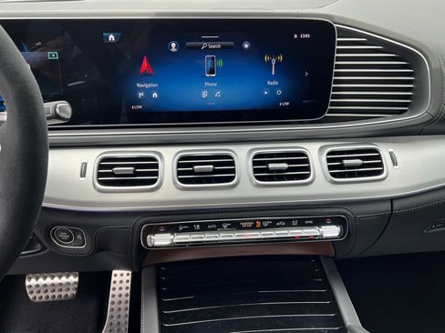 New 2025 Mercedes-Benz GLS 63 AMG 4MATIC image 27