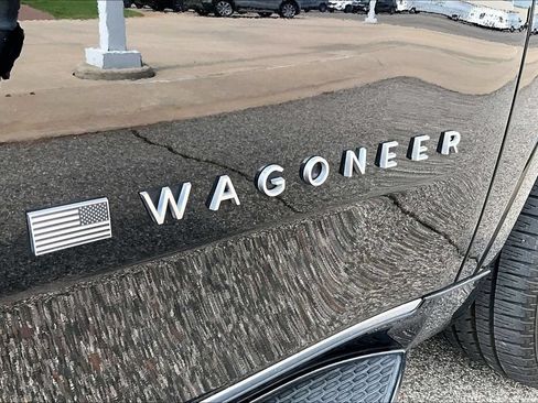 Used 2024 Jeep Wagoneer Series II w/ Flexible Seating Group RWD image 34