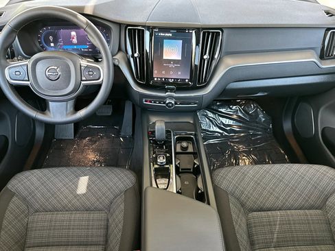 Certified 2025 Volvo XC60 B5 Core w/ Climate Package PRO image 15