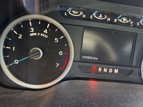 Used 2017 Ford F150 XLT w/ Equipment Group 302A Luxury image 12