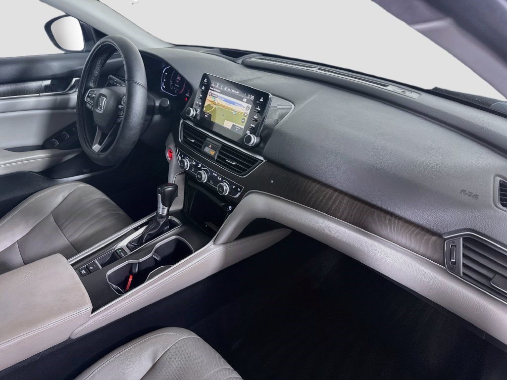 Used 2018 Honda Accord Touring image 29