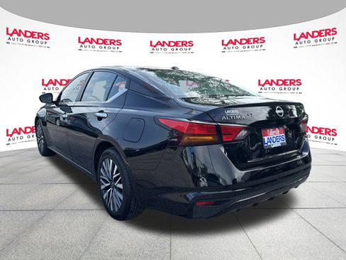 Used 2024 Nissan Altima 2.5 SV image 5