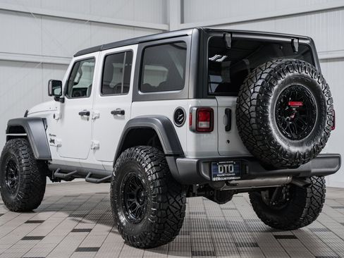 Used 2024 Jeep Wrangler Sport image 5