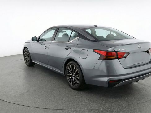 Used 2025 Nissan Altima 2.5 SV FWD image 6