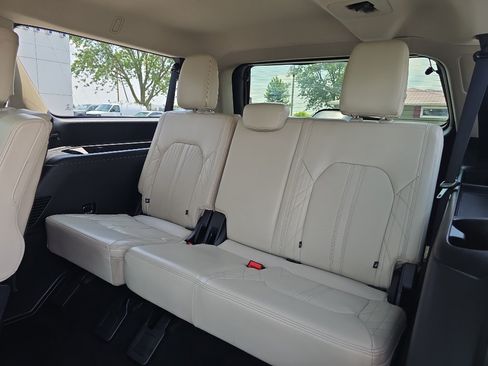 Used 2021 Ford Expedition Max Platinum AWD/4WD image 21