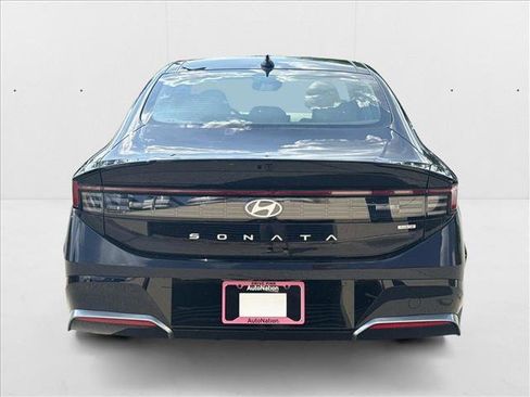 New 2025 Hyundai Sonata Limited image 8