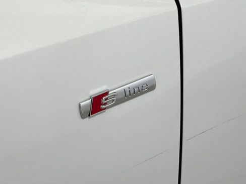 Used 2025 Audi Q3 2.0T Premium w/ Convenience Package image 28