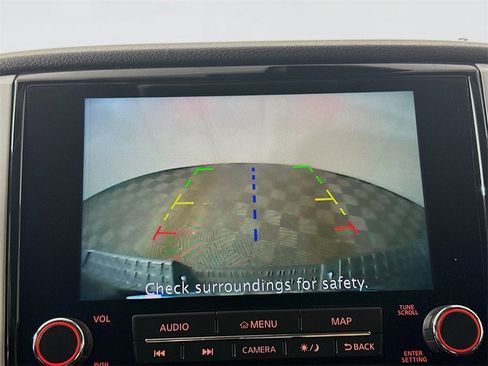 Used 2021 Nissan Titan SV w/ SV Convenience Package image 20