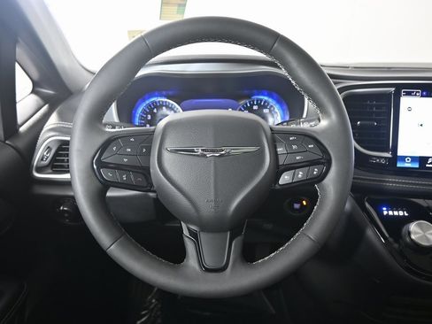 Used 2022 Chrysler Pacifica Touring-L w/ S Appearance Package image 38