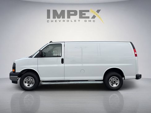 Used 2024 GMC Savana 2500 w/ Driver Convenience Package RWD image 2